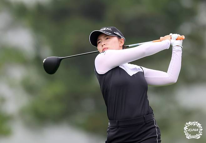 프로골퍼 이다연이 21일 경기 안산 대부도 더헤븐 컨트리클럽에서 열린 '더헤븐 마스터즈' 2라운드 경기 3번홀에서 티샷을 하고 있다. (KLPGA 제공. 재판매 및 DB 금지) 2025.6.21/뉴스1 ⓒ News1 민경석 기자