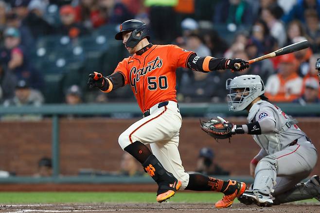 샌프란시스코 크리스티안 코스가 4회말 무사 만루서 병살타를 치고 있다. AFP연합뉴스