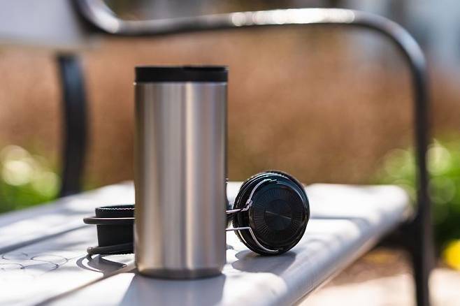 10년 넘게 동일한 텀블러를 사용하다가 중금속에 장기간 노출돼 사망했다는 보도가 나왔다. 게티이미지