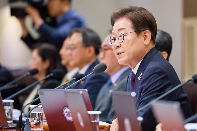 이재명 대통령이 지난 10일 서울 용산구 대통령실 청사에서 열린 국무회의에서 모두발언을 하고 있다. /대통령실