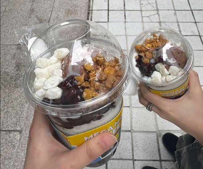 An image of cup bingsu . (Yoon Min-sik/The Korea Herald)