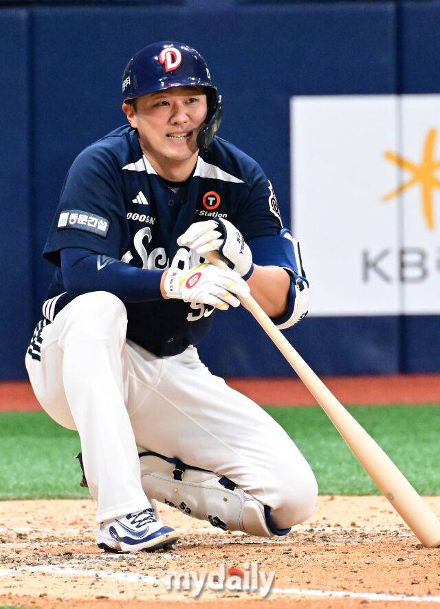 1일 오후 서울 고척스카이돔에서 진행된 '2025 프로야구 KBO리그' 두산-키움의 경기.두산 양석환이 8회초 주승우를 상대로 큼직한 파울 타구를 때린 뒤 아쉬워 하고 있다./마이데일리