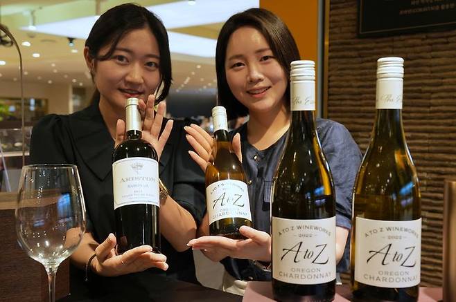 [서울=뉴시스]롯데백화점은 전 점포에서 연중 최대 와인 행사인 '롯데 와인 위크'를 연다고 지난 18일 밝혔다.(사진=롯데백화점 제공) *재판매 및 DB 금지