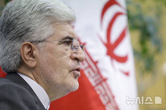 [서울=뉴시스] 최동준 기자 = 사이드 쿠제치 주한 이란대사가 20일 서울 용산구 주한이란이슬람공화국대사관에서 뉴시스와 인터뷰를 하고 있다. 2025.06.20. photocdj@newsis.com