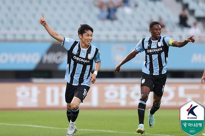 [서울=뉴시스] 프로축구 K리그2 천안시티FC의 이상준. (사진=한국프로축구연맹 제공) *재판매 및 DB 금지