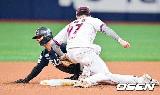 [OSEN=고척, 박준형 기자] 4회초 2사 1루 한화 이재원 타석때 1루 대주자 이원석이 도루에 성공하고 있다. 2025.05.11 / soul1014@osen.co.kr
