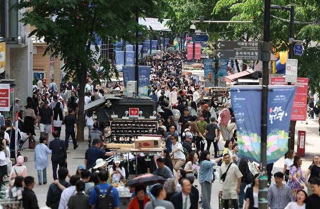 명동 거리 풍경. 뉴시스