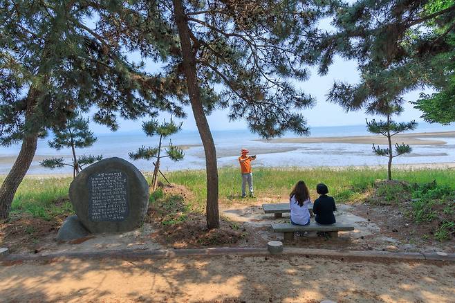 한승원문학산책길과 여다지 해변.