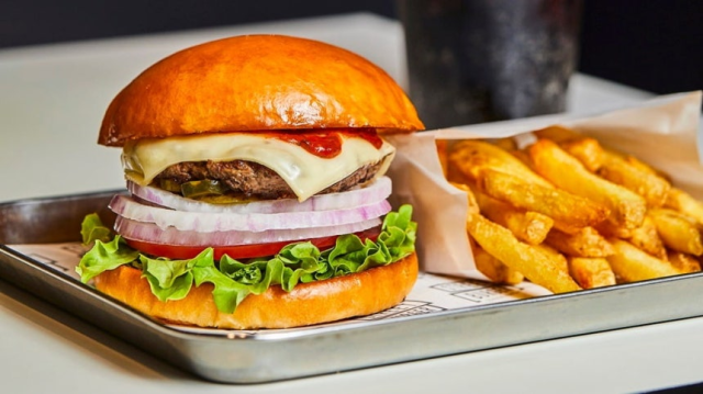 고든램지스트리트버거 OGR버거와 코프만 프라이즈. 사진 제공=삼성웰스토리