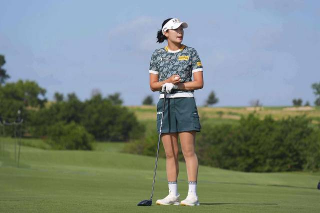 티샷을 준비하고 있는 방신실. 사진 제공=AP연합뉴스