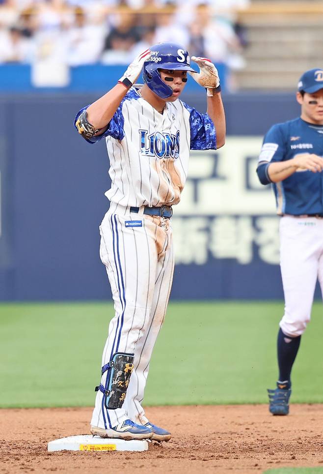 삼성 라이온즈 내야수 김영웅이 올해 정규시즌 경기에 출전해 세리머니하고 있다. 김영웅은 타격 부진으로 20일 엔트리에서 말소됐다. 삼성 라이온즈