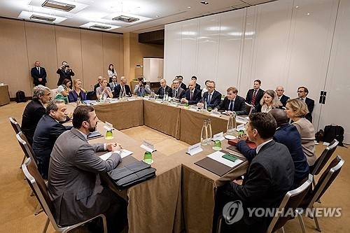 유럽 3개국, 제네바에서 이란과 핵협상 [AFP 연합뉴스. 재판매 및 DB 금지]