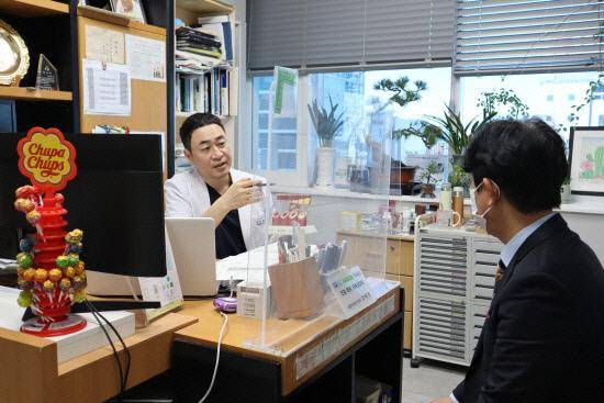 양태영 태영21내과원장은 당뇨병이 유전적인 성향이 강해도 올바른 생활습관으로 사전에 예방하고 과체중과 비만을 주의하면 당뇨병이 발생하지 않을 수 있다고 강조했다.