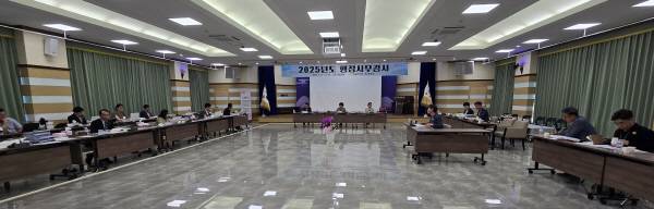 지난 20일 청도군의회 행정사무감사 추가질문 및 강평이 열리고 있는 청도군의회 행정사무감사장 모습.