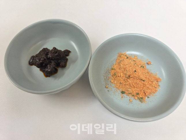 액상스프와 분말스프. 한봉지 2위안(400원) 정도의 가격으로 구성은 단촐한 편이었다. (사진=한전진 기자)