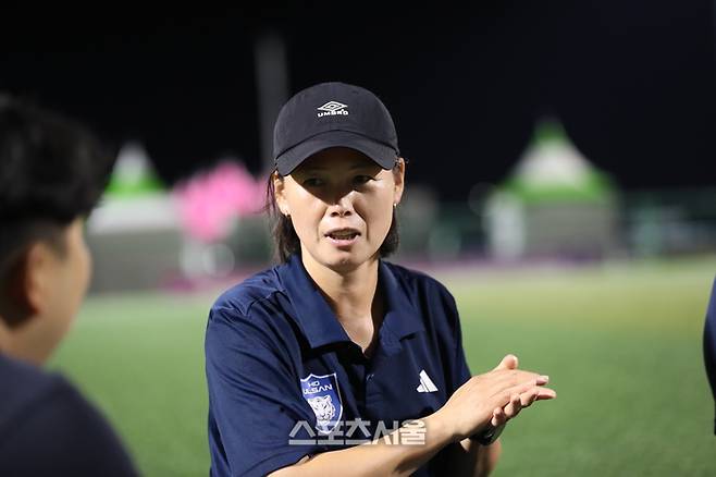 울산과학대 진숙희 감독이 본지와 인터뷰하고 있다. 사진 | 합천=박준범기자