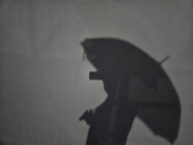 2025년 장마기간 주간날씨, 27일 북상 전국에 비= 월요일인 내일(23일) 날씨는 전국이 대체로 맑겠으나, 제주도는 흐리고 오전(06~12시)까지 비가 내리는 곳이 있겠다. 기상청은 이날 기온이 평년과 비슷하거나 조금 높겠다고 예보했다. 낮 기온이 30도 안팎으로 오르는 무더운 날씨가 이어지겠다. 오늘날씨, 내일날씨, 주간날씨 예보 ⓒbnt뉴스