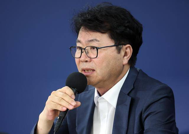 이한주 국정기획위원장이 22일 오후 서울 종로구 정부서울청사 창성동 별관에서 열린 기자간담회에서 발언하고 있다. 뉴스1