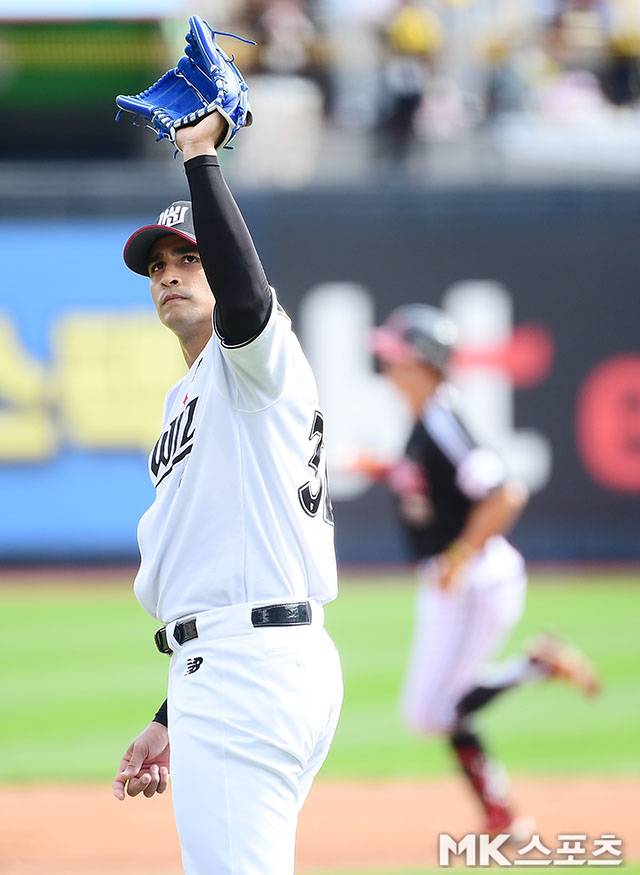 쿠에바스는 22일 수원 NC전에서 잘 던지고도 패전투수가 됐다. 사진=천정환 기자