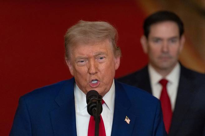 도널드 트럼프 미국 대통령이 21일(현지시간) 대국민 연설을 통해 이란 핵 시설 3곳을 타격한 사실을 발표하는 모습./로이터=뉴스1