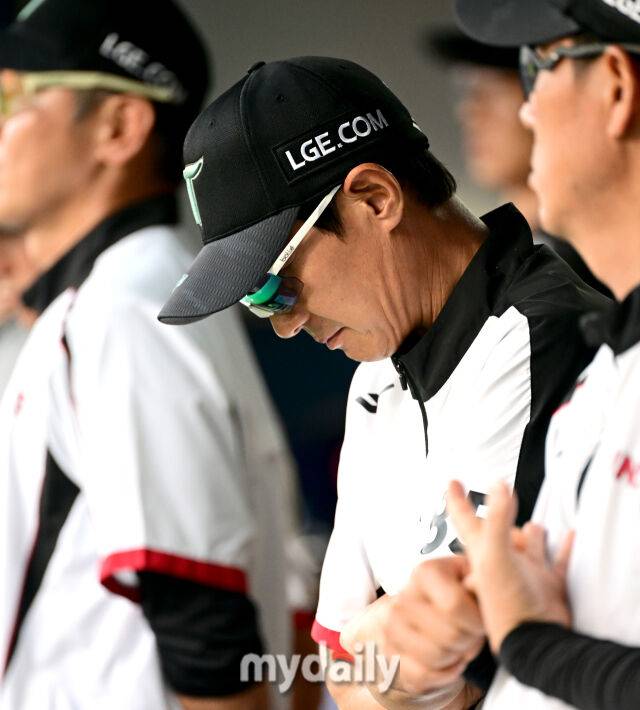 LG 염경엽 감독이 아쉬워하고 있다./마이데일리