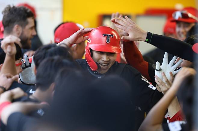 KIA 김석환은 22일 인천 SSG와 원정경기에서 8회초 대타로 출전해 결승 2점 홈런을 터트려 팀 6연승에 보탬이 됐다. 사진제공｜KIA 타이거즈