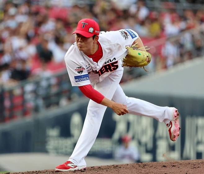 ▲ 1군 데뷔 후 17.1이닝 동안 연속 무실점 행진을 이어 가고 있는 성영탁 ⓒ연합뉴스