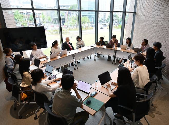 포르투나토 오르톰비나(65) 라스칼라 극장장 인터뷰 모습 [클래식부산 제공. 재판매 및 DB 금지]