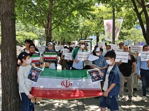 재한이란인들 이스라엘 규탄 집회 [촬영 정윤주]