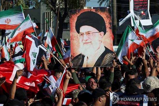 이란 최고지도자 아야톨라 알리 하메네이 포스터 [로이터 연합뉴스 자료사진 재판매 및 DB 금지]