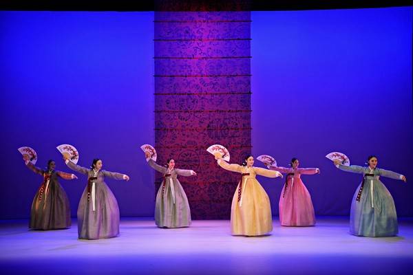 '영원의 춤, 유산의 빛' 산조춤. <경기아트센터 제공>