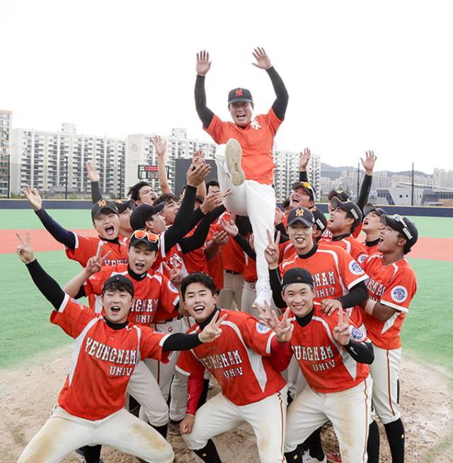 2018년 제52회 대통령기 전국대학야구대회 우승한 영남대 야구부. 영남대 제공