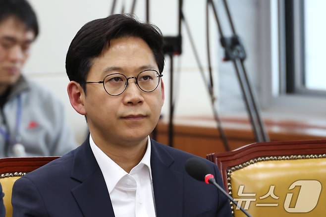 배경훈 LG AI연구원장이 25일 오후 서울 여의도 국회 과학기술정보방송통신위원회 전체회의장에서 열린 인공지능(AI) 현안 공청회에 참석해 있다. 2025.2.25/뉴스1 ⓒ News1 이광호 기자