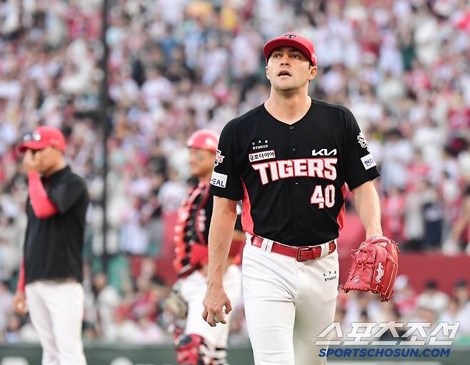 7회말 역전을 허용하고 강판 당하는 KIA 선발 네일.