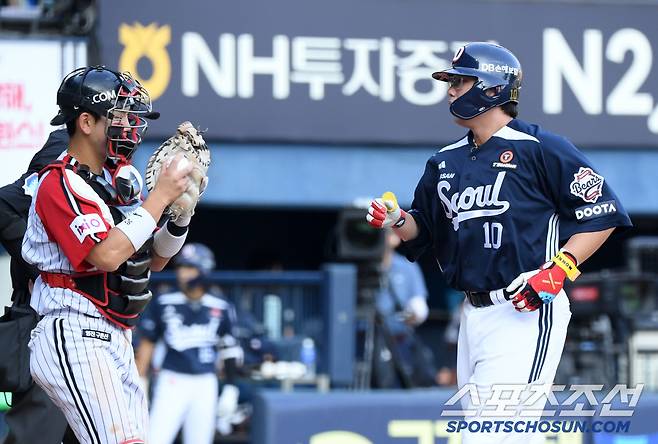 22일 잠실구장에서 열린 LG 트윈스와 두산 베어스의 경기. 5회초 두산 김민혁이 솔로포를 날린 뒤 환호하고 있다. 잠실=박재만 기자 pjm@sportschosun.com/2025.06.22/