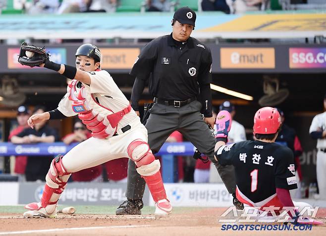 22일 인천 SSG랜더스필드에서 열린 SSG와 KIA의 경기. 5회 2사 1, 2루. KIA 위즈덤의 안타 때 선취 득점에 성공하고 있는 박찬호. 인천=송정헌 기자songs@sportschosun.com/2025.06.22/