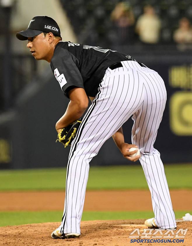 19일 잠실구장에서 열린 LG 트윈스와 NC 다이노스의 경기. LG 정우영이 역투하고 있다. 잠실=박재만 기자 pjm@sportschosun.com/2025.06.19/