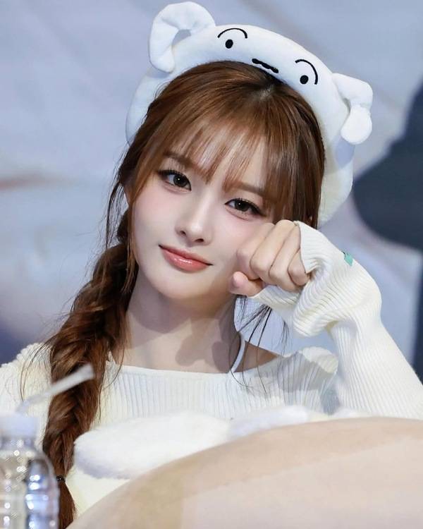ⓒ설윤 SNS