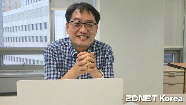 김창오 PM이 IITP 서울사무실에서 지디넷코리아와 인터뷰를 하고 있다. 그는 민간기업에서 25년간 보안 전문가로 일하다 정보보안PM이 됐다. 글로벌 표준활동에도 적극 참여하고 있다.