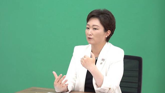 "민생회복지원금은 긴급 처방"이라고 강조한 이 의원은 "지금은 물가 상승을 걱정할 때가 아니다"라고 말했다.