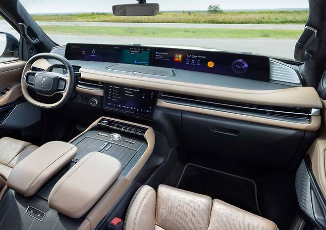 링컨 네비게이터 실내