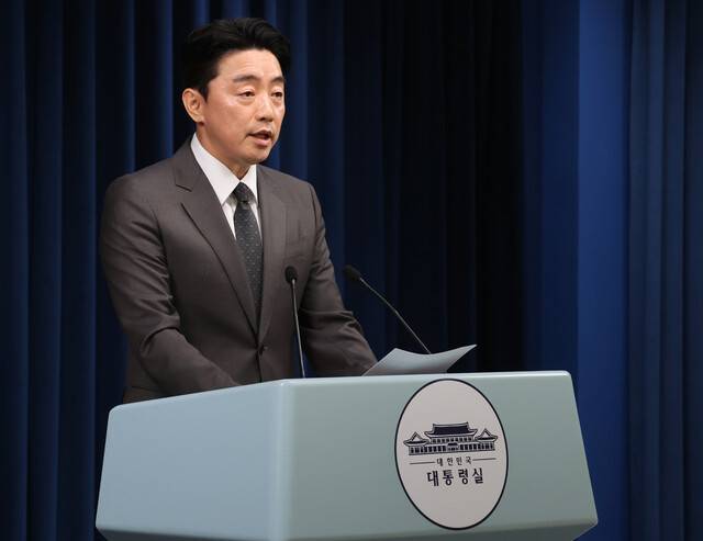 강훈식 대통령 비서실장이 23일 용산 대통령실에서 장관 후보자 지명 관련 브리핑을 하고 있다. 연합뉴스