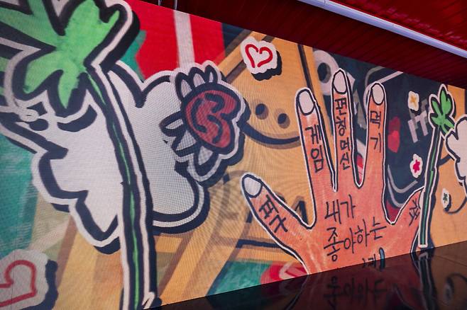 자녀살해 후 자살로 숨진 아이들은 생전에 어떤 꿈이 있었는지, 어떤 성격이었고 뭘 좋아했는지 등은 알려지지 않는다. 세이브더칠드런이 아동학대 예방의 날을 맞아 2024년 11월19일 진행한 ‘들리지 않는 아이들의 이야기\' 전시회. 세이브더칠드런 제공