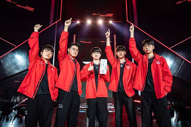 T1 선수들. LCK 제공