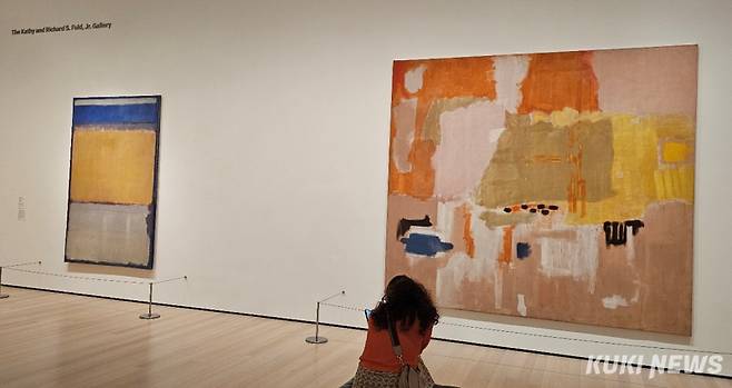 그림 왼쪽부터 마크 로스코, 넘버10, 1950: 마크 로스코, 넘버1(무제), 1948