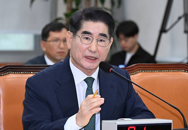 김용현 국방부 장관 후보자가 지난해 서울 여의도 국회에서 열린 인사청문회에서 의원들 질문에 대답하고 있다. 최현규 기자