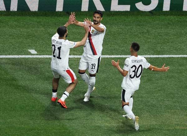 귄도안이 선제골을 기록한 뒤 환호하고 있다. 사진= REUTERS= 연합뉴스 제공