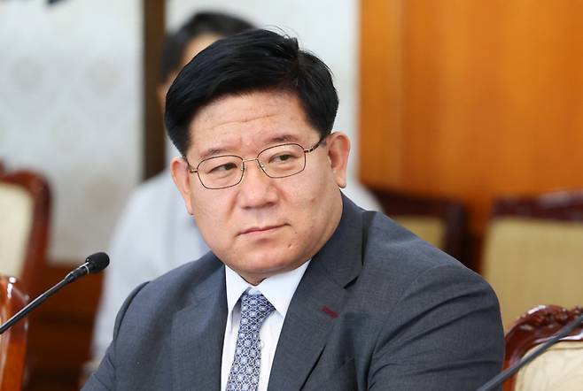 이호영 경찰청장 직무대행이 26일 정부서울청사에서 열린 제2차 공명선거 관계장관 회의에 참석하고 있다./사진=뉴시스.