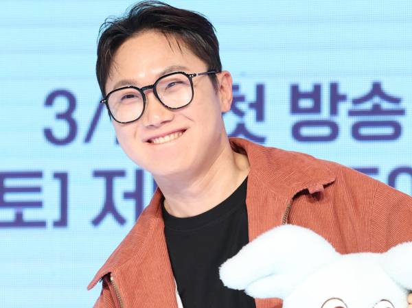 빠니보틀이 열애 사실을 고백했다. 사진은 여행 크리에이터 빠니보틀이 지난 3월20일 서울 마포구 쇼킹케이팝센터에서 열린 ENA ‘지구마불 세계여행3’ 제작발표회에 참석해 인사말을 하고 있는 모습. /사진=뉴스1