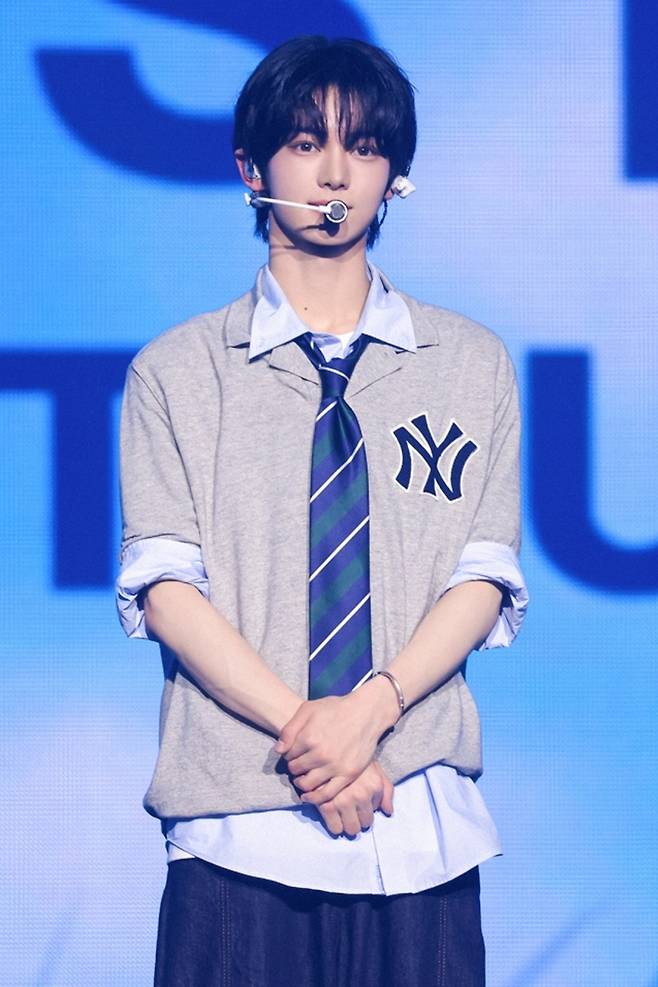 투어스 한진. 플레디스 엔터테인먼트 제공